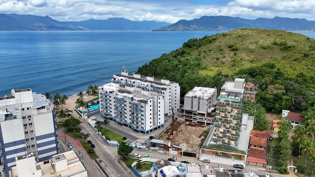 Praia próxima ao empreendimento Caraguá Spot em Caraguatatuba